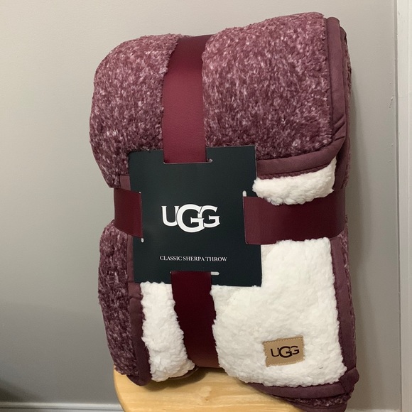 UGG Bedding Ugg Authentic Classic Sherpa Throw Size 5 X 70 New
